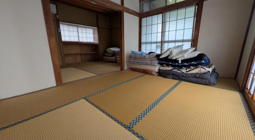 Sano 【小山駅徒歩7分】みんなで宅飲み！貸切一軒家ニシグチノイエ wifi有、銭湯近く Accommodation suite