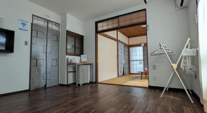 Sano 【小山駅徒歩7分】みんなで宅飲み！貸切一軒家ニシグチノイエ wifi有、銭湯近く Accommodation lobby