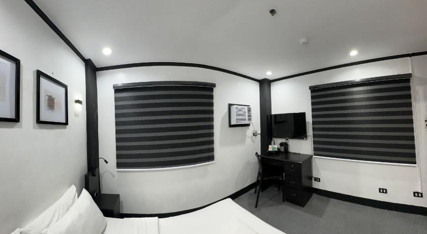 Image of Large Double Room 0