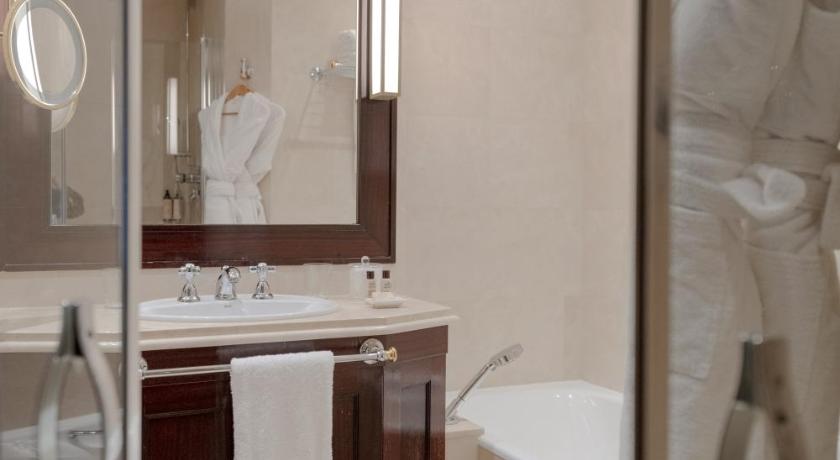 Image of Superior Room 2