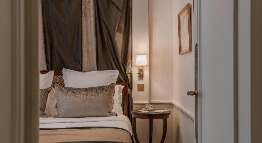 Image of Superior Room 11
