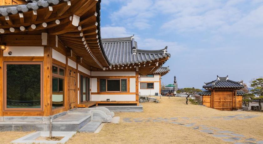 Luxury Hanok Blue Serenity