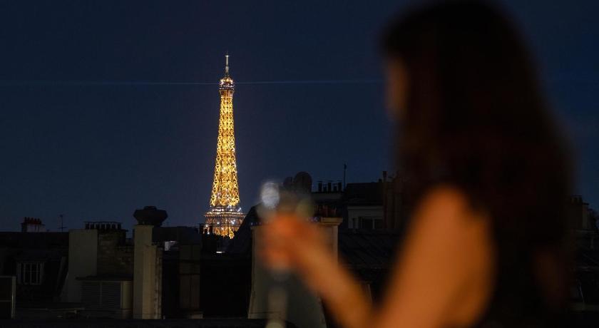 Image of Junior Suite Avenue Tour Eiffel 17