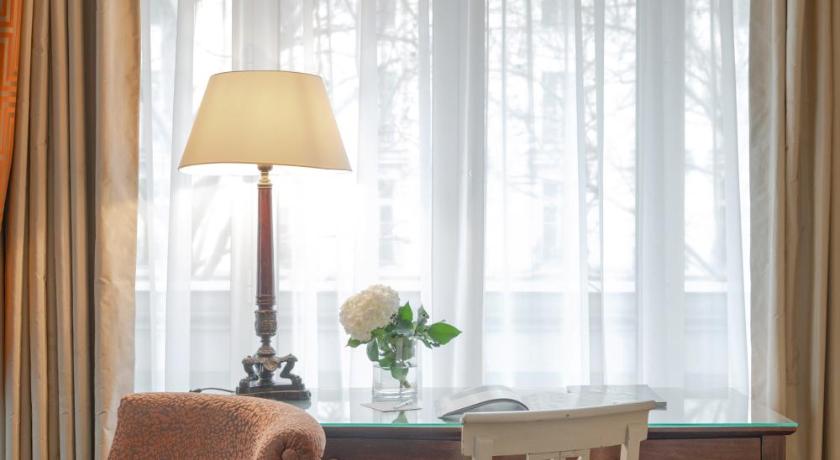 Image of Junior Suite Avenue Terrace 10