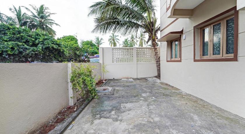 Collection O Senthamizh Residency – Chennai, IL