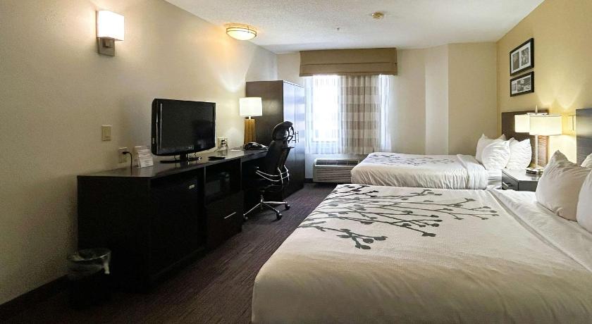 Wilson Sleep Inn Wilson near I-95 2-Star Accommodation pool