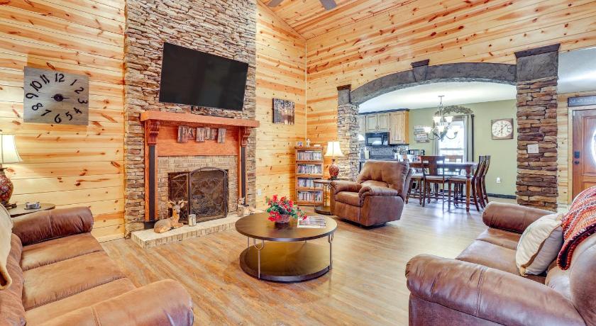 Fire Pit and Game Room Lakefront Escape in Trenton!