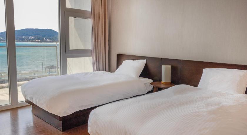Image of Royal Suite Ocean View, Warm Pool and Sauna for 6 Plus Kids Play Lounge 8