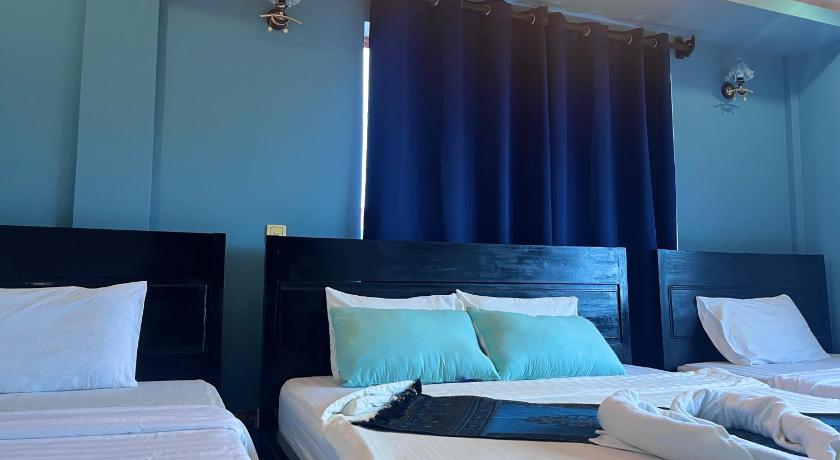 Image of Deluxe Family Room 4