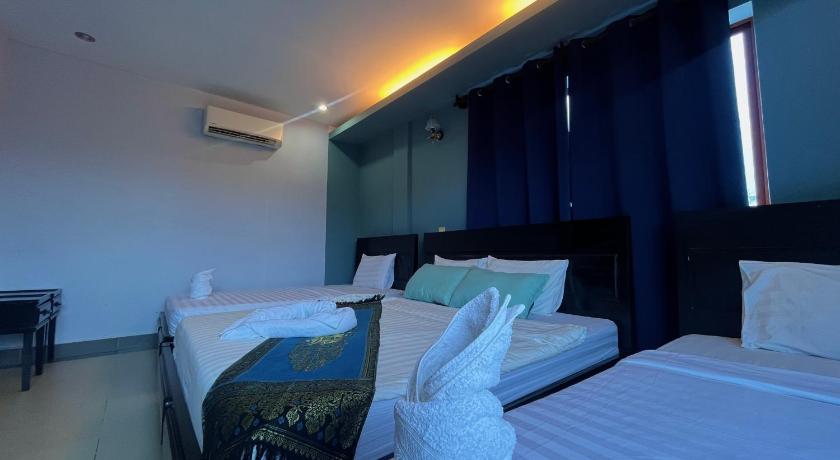 Image of Deluxe Family Room 2
