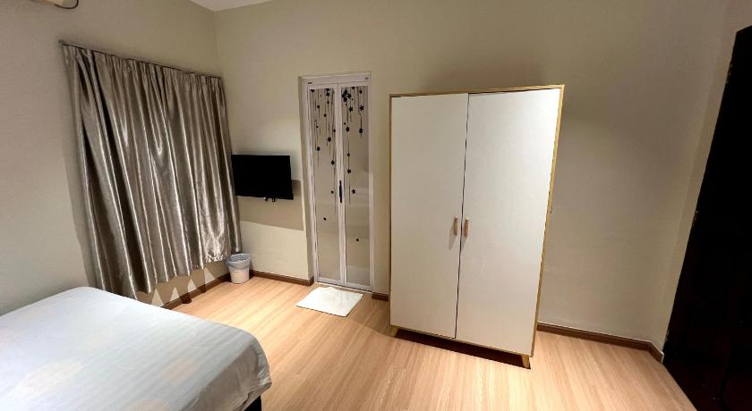 8 mins driving to T.C Beach@Holiday Guest House - image 18