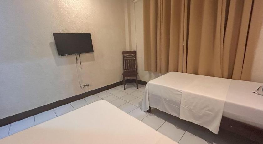 Curv Hotels minutes to Airport- Malls - image 40