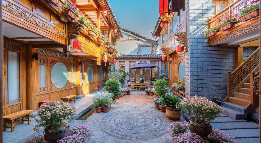 Shile Holiday Courtyard - image 6