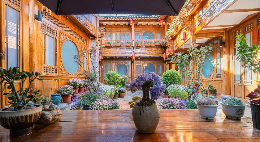Shile Holiday Courtyard - image 7