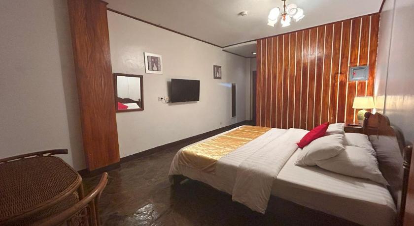 Curv Hotels minutes to Airport- Malls - image 18