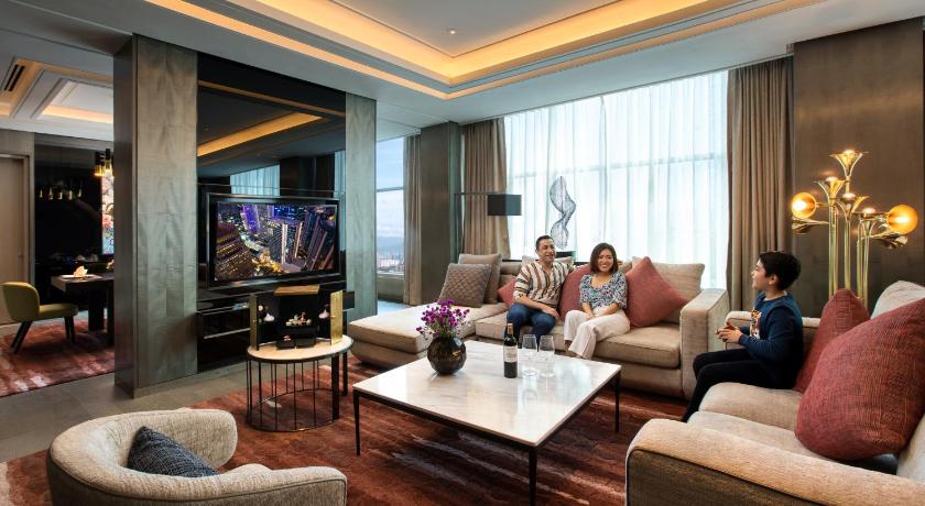 Image of Opera Suite, Club Millesime Access, 1 King Size Bed 10