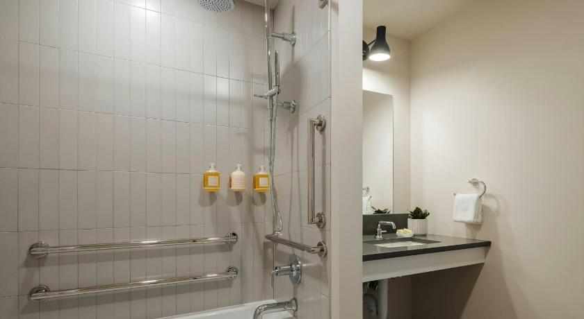 덴버 (CO) The Artesian 3성급 숙소 로비