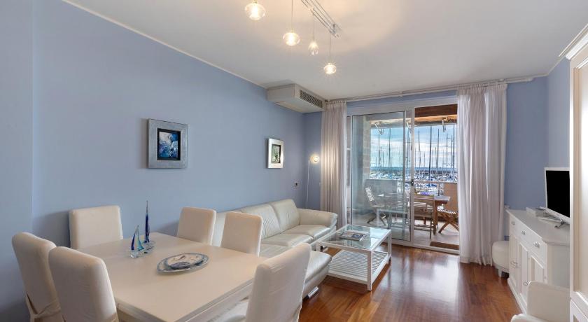 House in the port of Varazze 4 guests-Wi-Fi-Netflix 2 bedrooms very exclusive