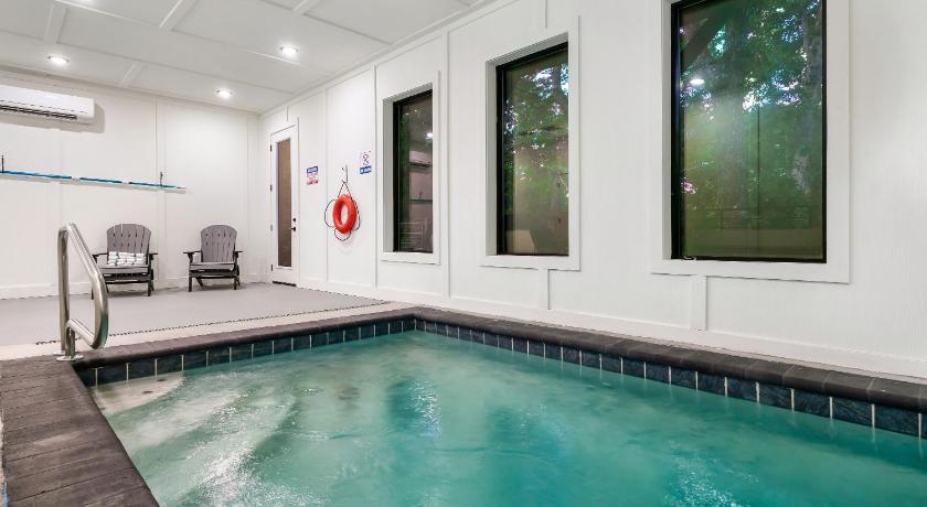 세비어빌 (TN) Spring Splash Retreat - Pool Hot Tub & Games 4성급 숙소 전망