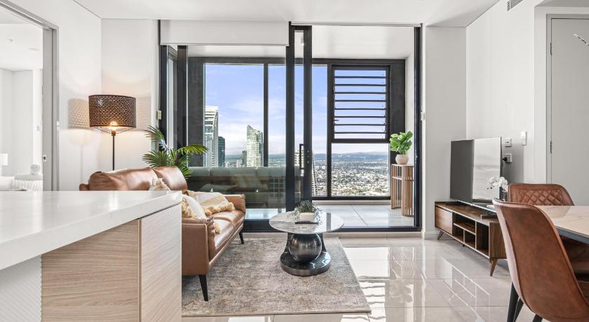 Image of Three-Bedroom Apartment 11