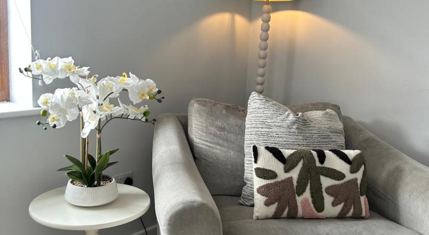 Stoops Hall - 2 bed first floor apartment