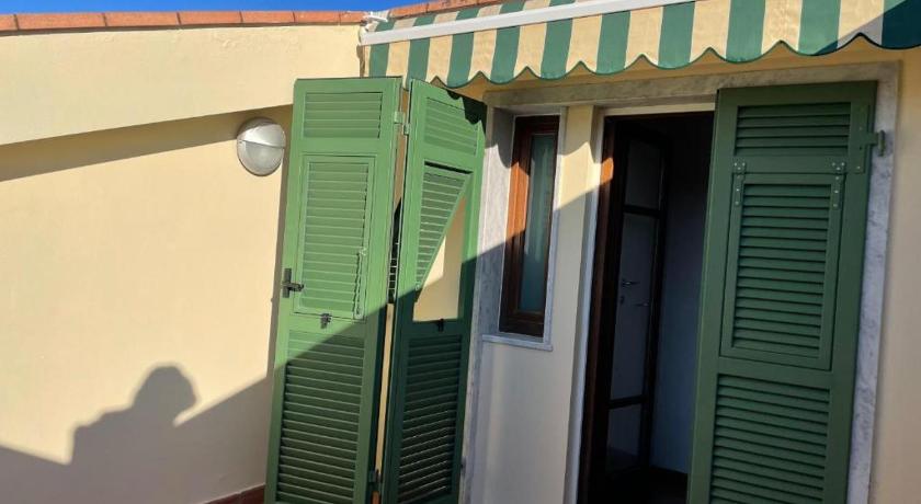 カッラーラ Confortevole camera matrimoniale con terrazza a 500 mt dal mare 3つ星 ホテル 外観