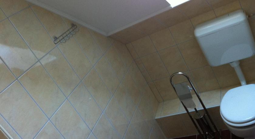 Image of Quadruple Room with Bathroom 7