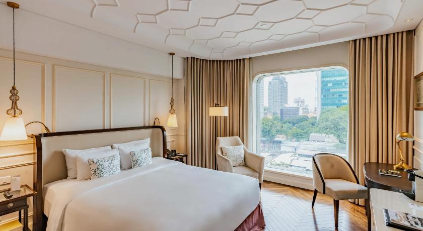 Image of DELUXE ROOM, 1 King Size Bed, City View 5