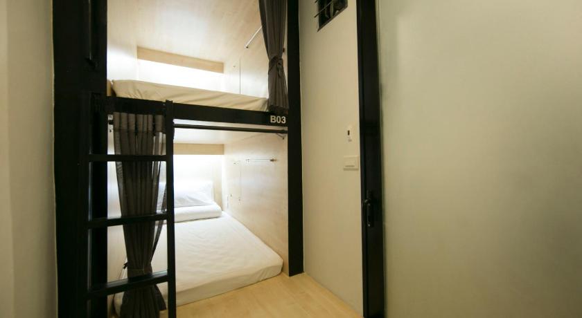 รูปของห้องพักรวม 4 เตียงนอน (4 Bed Share Mixed) 1