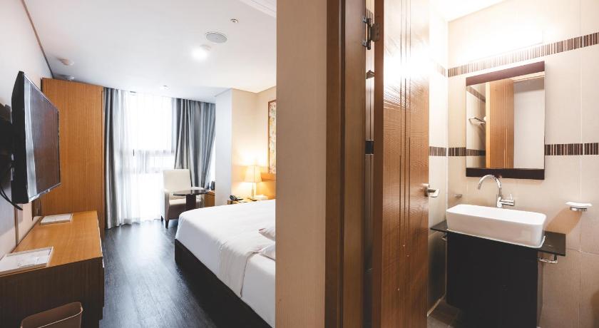 Image of Standard Double - City View 5