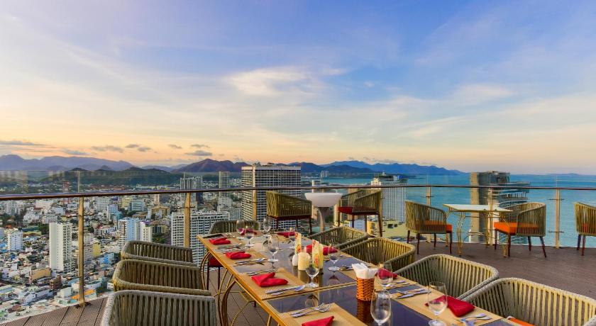 Regalia Gold Hotel in Tân Lập