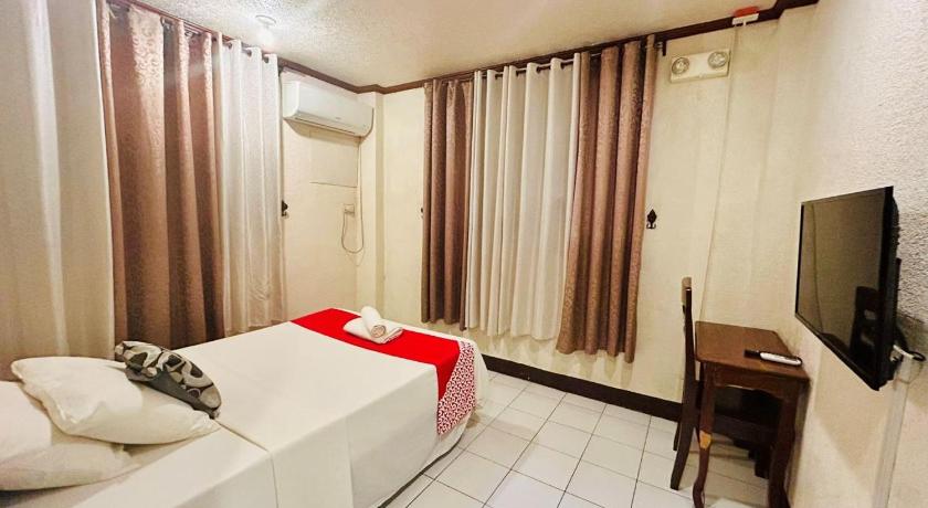 Curv Hotels minutes to Airport- Malls - image 48