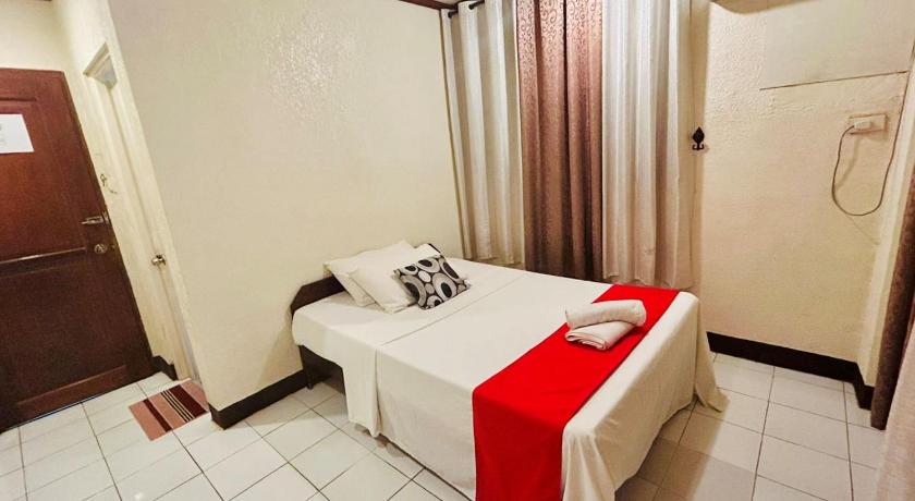 Curv Hotels minutes to Airport- Malls - image 49