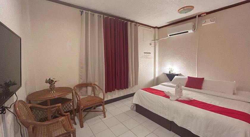Curv Hotels minutes to Airport- Malls - image 46