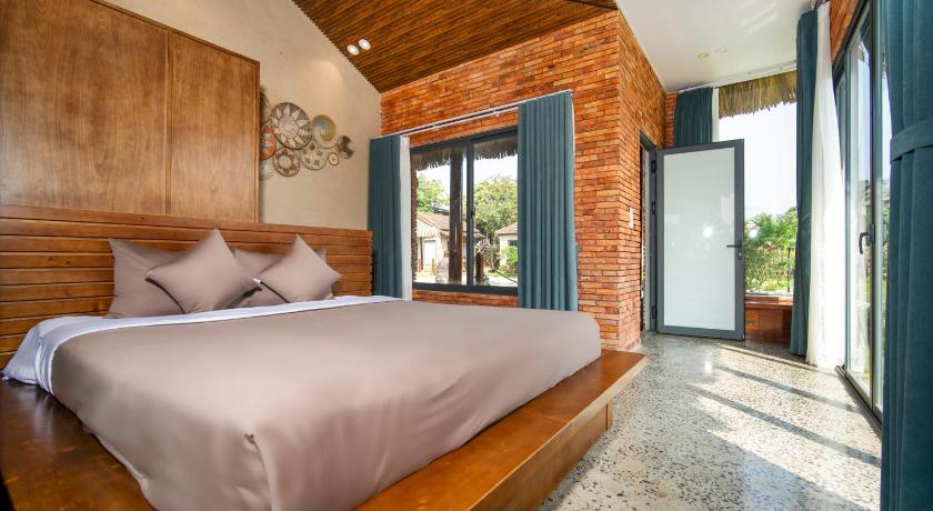 Image of 2 Bedroom Suite with Kitchen 16