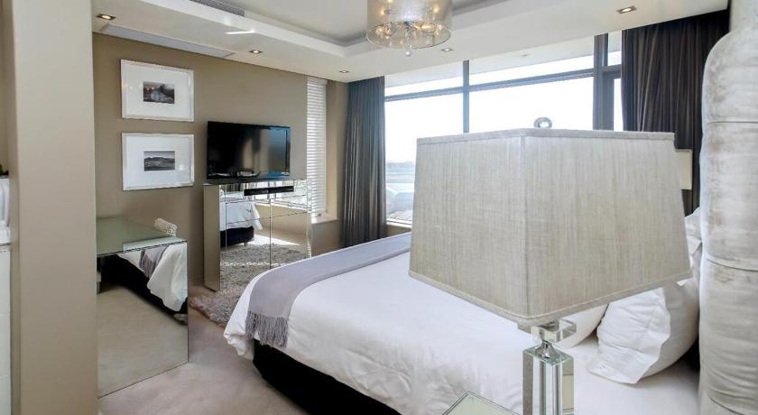 Image of Three-Bedroom Apartment 4