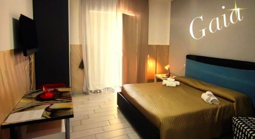 Neapolis center