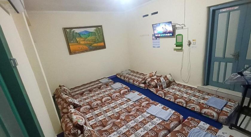 Image of Family Room 10