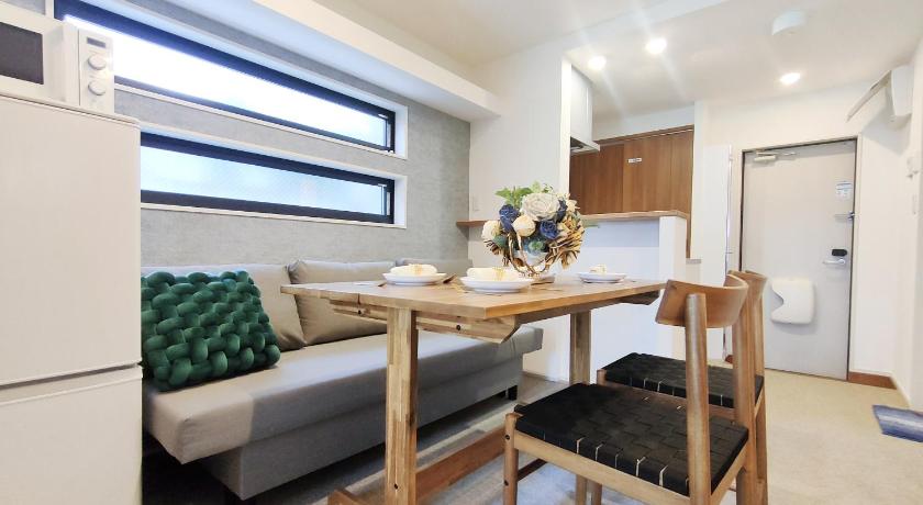 도쿄 / 동경 C2 Shibuya new hotel, 2 bedrooms and 1 living room, 7 mins to ST Max 6P 渋谷全新酒店 全新装修 两室一厅 交通中心 车站7分钟  4성급 숙소 레스토랑
