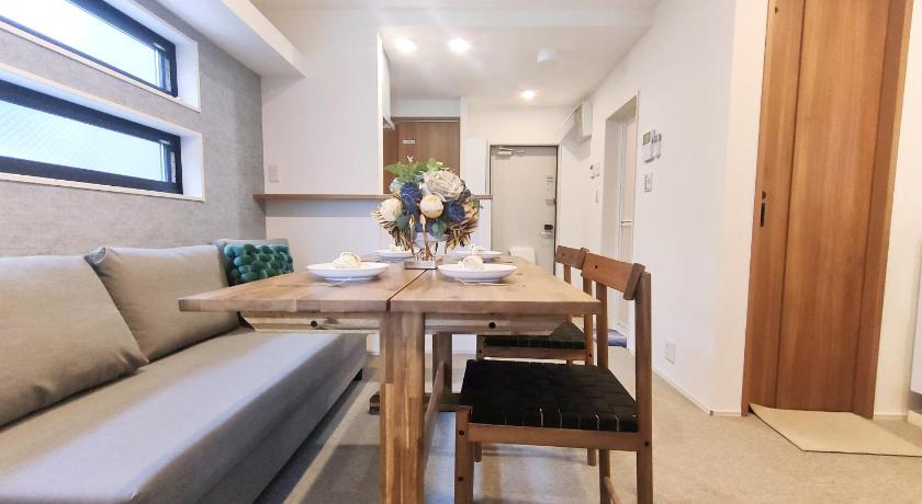 도쿄 / 동경 C2 Shibuya new hotel, 2 bedrooms and 1 living room, 7 mins to ST Max 6P 渋谷全新酒店 全新装修 两室一厅 交通中心 车站7分钟  4성급 숙소 스위트룸