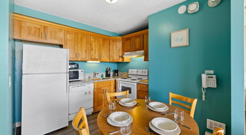 Royal Kuhio 2303 - Spacious Studio with Stunning Mountain Views in the Heart of Waikiki!