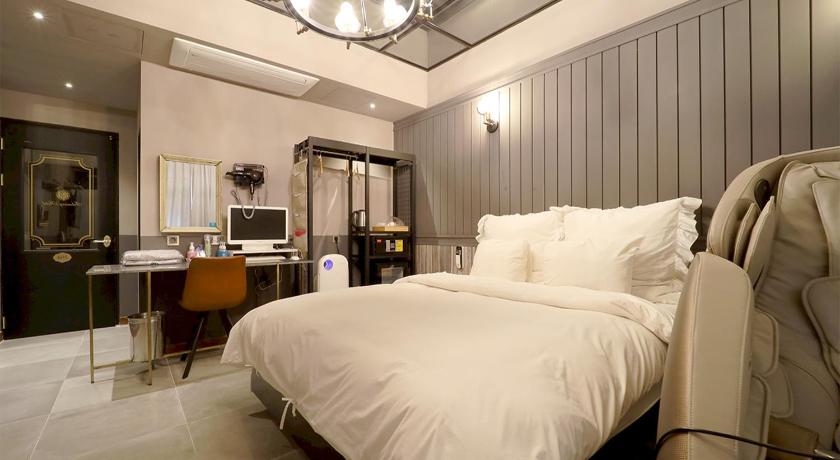 Image of Suite 14