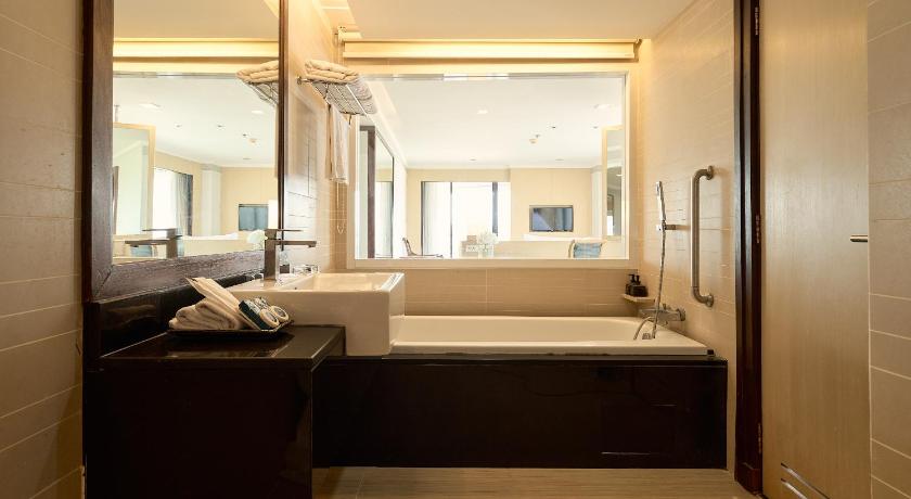 Image of Corner Deluxe Room 6