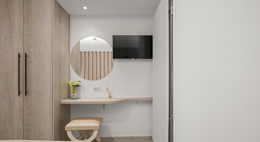 Image of One-Bedroom House 8