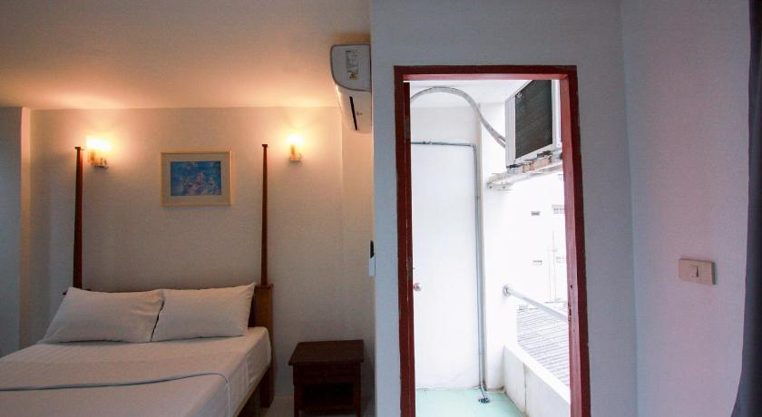 Image of Deluxe Double Room 9