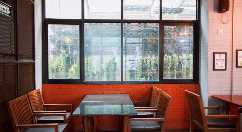 芭堤雅 18 coins budget hotel 2星级 酒店 泳池