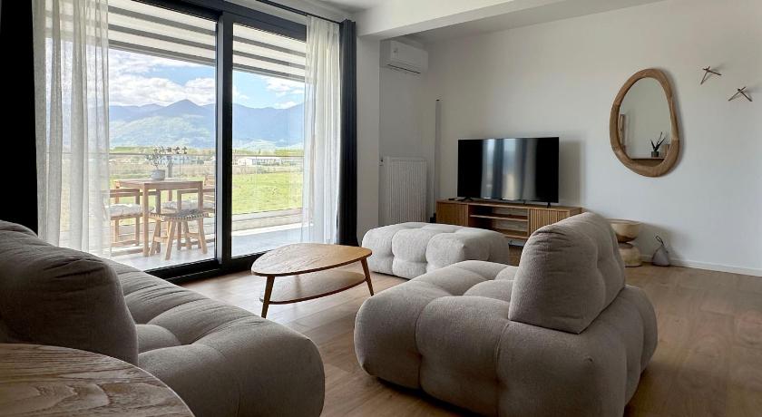 On the Edge - Suites & Apartments