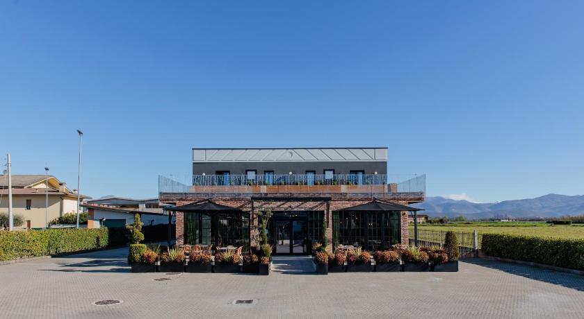 OPHELIA Hotel