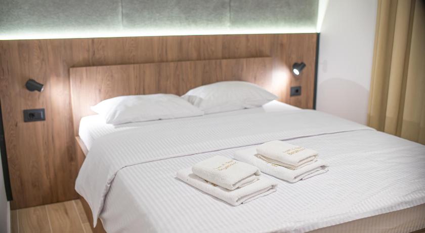 Image of Apartment with Sea View 8