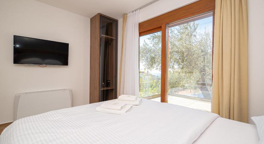 Image of Apartment with Sea View 7